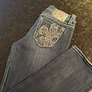 Miss Me Jeans Size 30. Mid-Rise, Easy straight. Dark Wash.